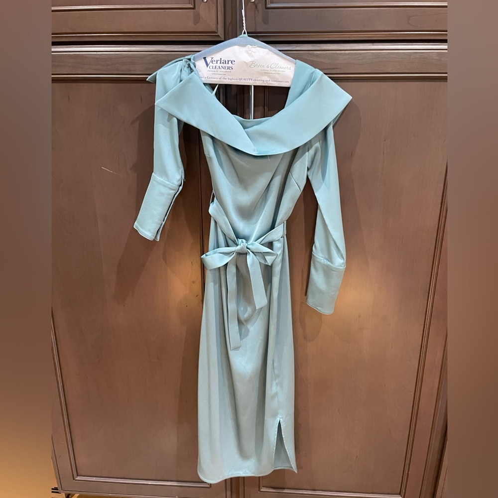 Lavish Alice OTS MIDI Dress with Button Detail Sz4